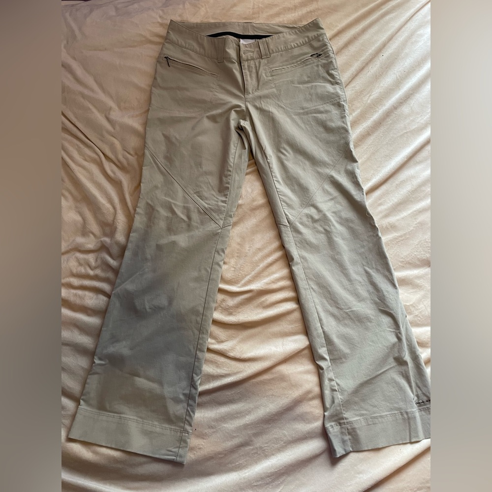 Columbia Mumbai Movers tan pants 10short